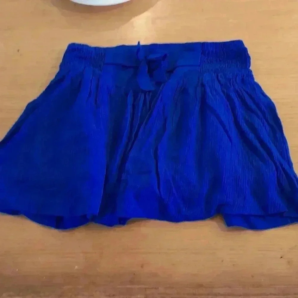 Roxy Girl Skirt under pants​